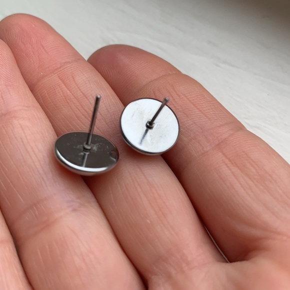 Lobster Shell Studs 🦞 - Picture 3 of 3